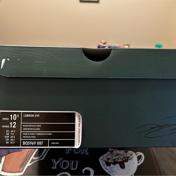 New Lebron 16 I’m King shoes 👟 I had these since 2018 - Picture 3 of 12